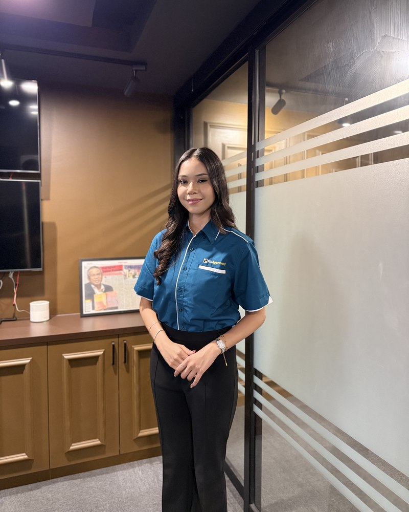 FinApproved team member at the company office